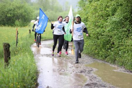KLJUB KISLEMU VREMENU JE SLOVENSKA OLIMPIJSKA BAKLA V BOROVNICO PRINESLA OLIMPIJSKI ŽAR 25